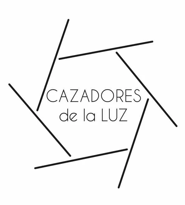 CAZADORES DE LA LUZ