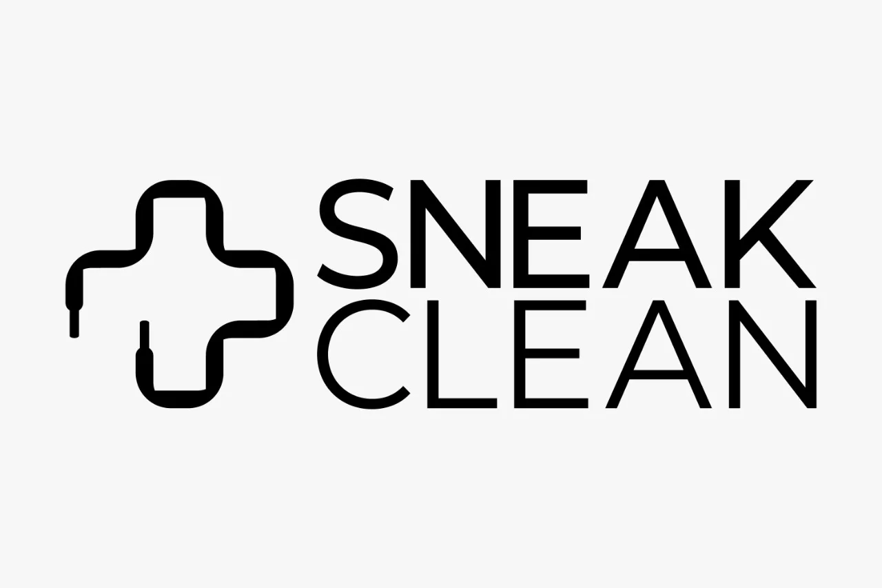 SNEAK CLEAN
