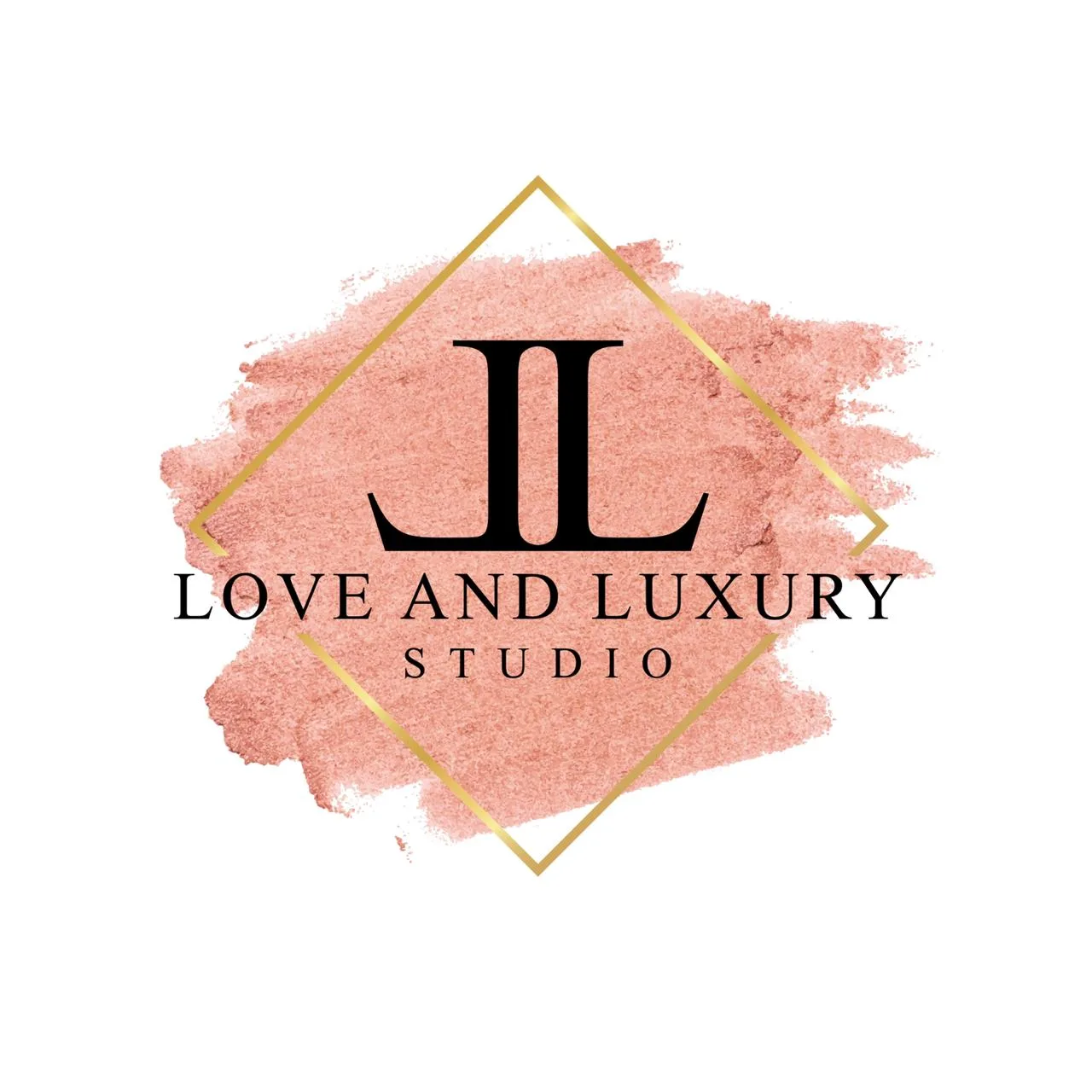 LL LOVE AND LUXURY STUDIO